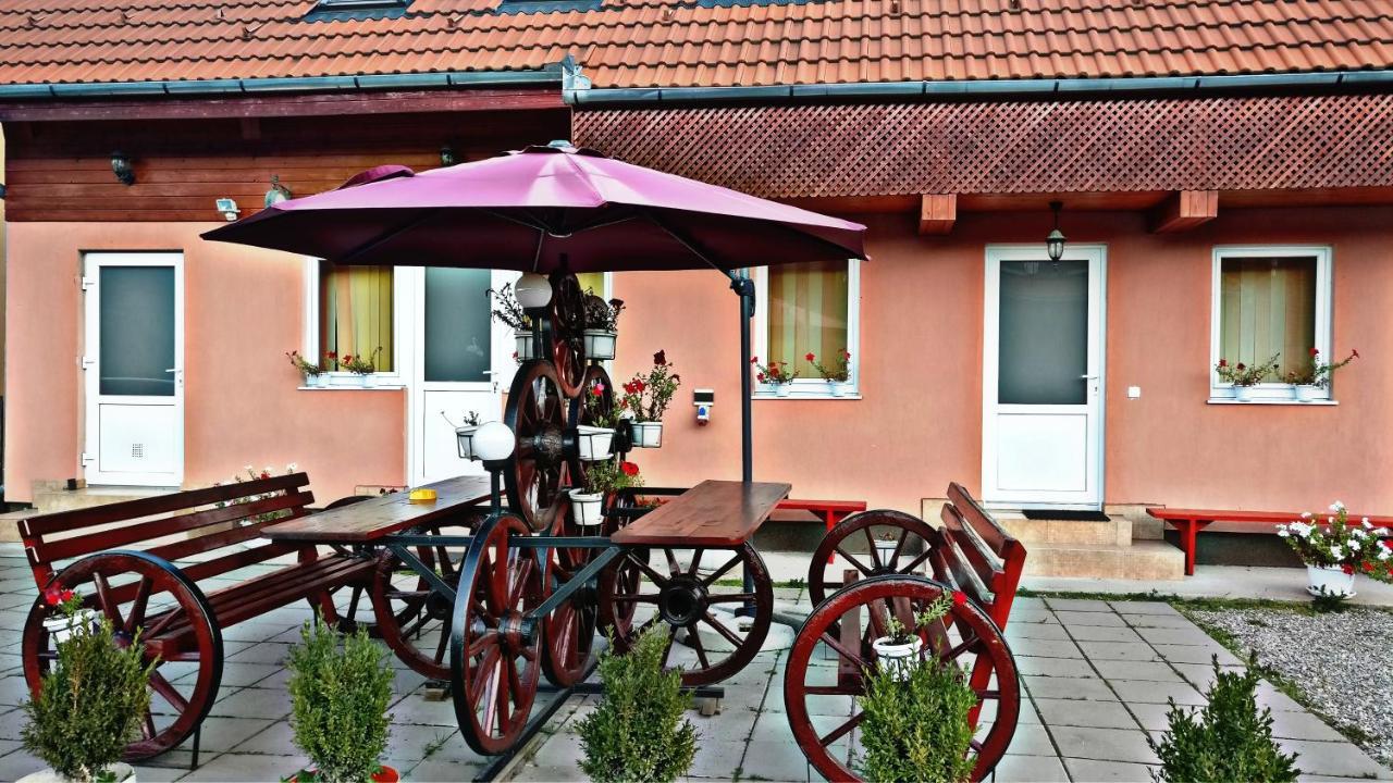 Picnic Panzio Bed and Breakfast Lunca de Sus Eksteriør billede